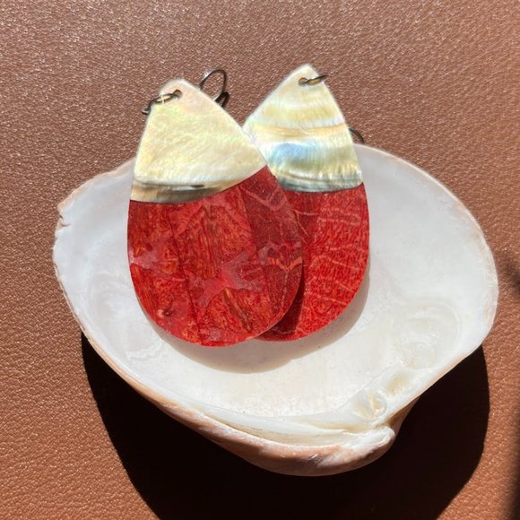 Red Shell Earrings from Barcelona - Picture 1 of 1